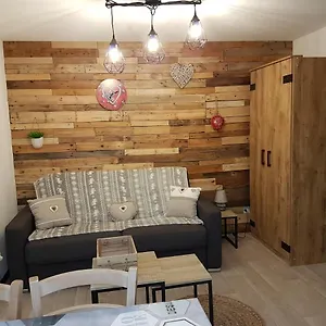 https://bel-apt-4-pers-dernier-tage-balcon-vue-montagne.midi-pyreneeshotels.com