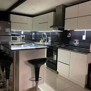 https://apt-casa-moderna-en-zona-centrica.hotelsmendoza.com